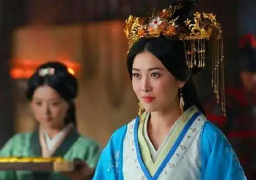 史上最愚蠢的母亲,她的错失儿子皇位丢了,弟弟继位后成千古一帝
