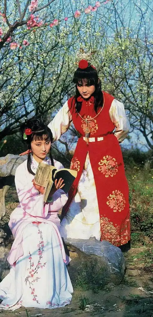 天天娱评红楼梦别拍成甄嬛味儿
