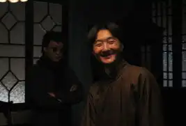 王大治雷人造型亮相董洁避同台独自录节目