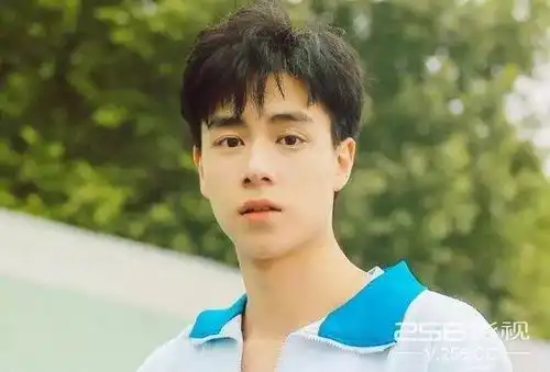 余淮是初恋,林杨是男朋友,江辰是老公,这便是最美好的爱情了吧