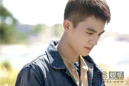 左耳活动现场谈裸奔粉丝高声齐呼欧豪