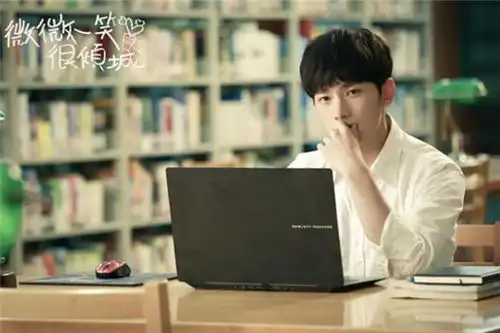 杨洋到底走的是什么路线硬汉偶像霸总