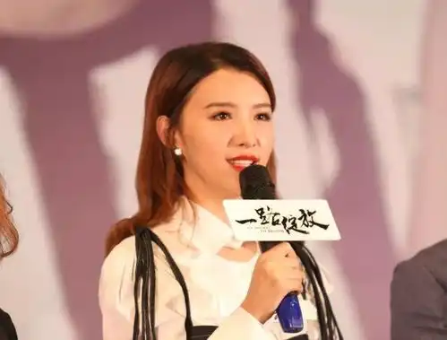 康l婷大电影一路绽放今天全国8000家影院正式上映啦现场火爆
