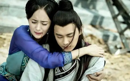 杨幂刘恺威离婚原因剧情反转,因婆婆太刁难,摆桌布都要欺负杨幂