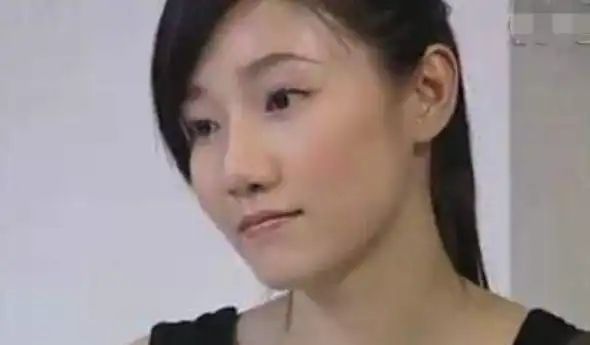 36岁型男杨烁,藏了9年的老婆,原来是我们熟悉的童年女神
