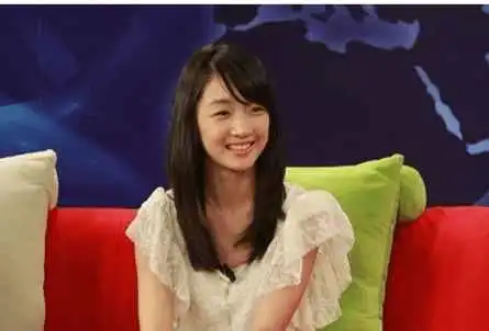 同是遇蛮横黑粉,周冬雨的机智满分,她却一时冲动爆起了粗口
