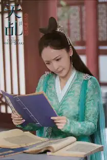 天乩之白蛇传说再爆情窦初开剧照,任嘉伦杨紫甜蜜偎依挽手