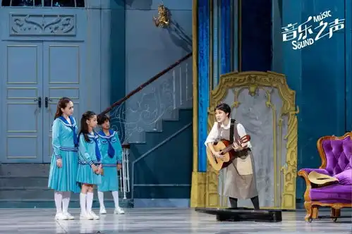即将开演她有11车的衣服,8秒就能换一件
