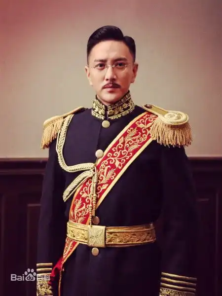 文章的新戏少帅张学良看起来很精品的样子