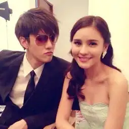 泰版浪漫满屋mike与aom卖萌私房照大曝光剧组男神女神齐搞怪图
