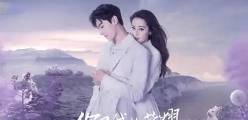 热巴亮相新剧见面会瘦得裤子往下滑,腰围比同场潘粤明的头围还小