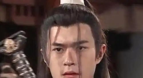 难怪杨过起初恨郭靖,不仅因杀父仇,你看郭靖送他拜师后做了什么