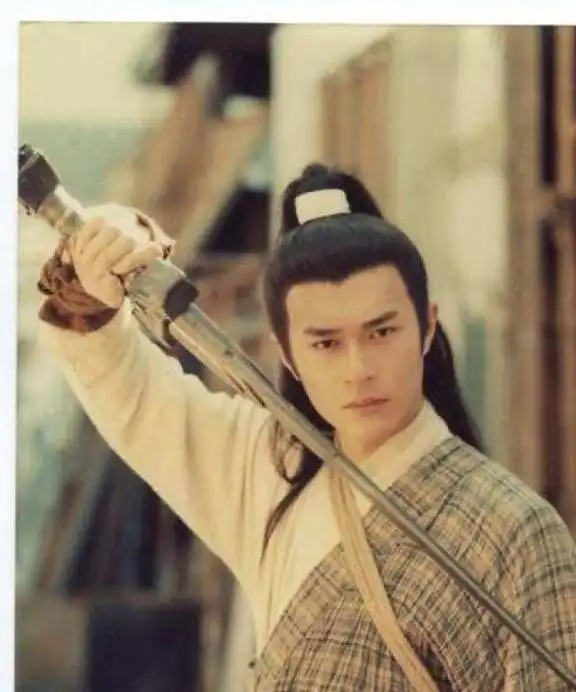 神雕侠侣中杨过和郭靖,谁的武功会更厉害些

