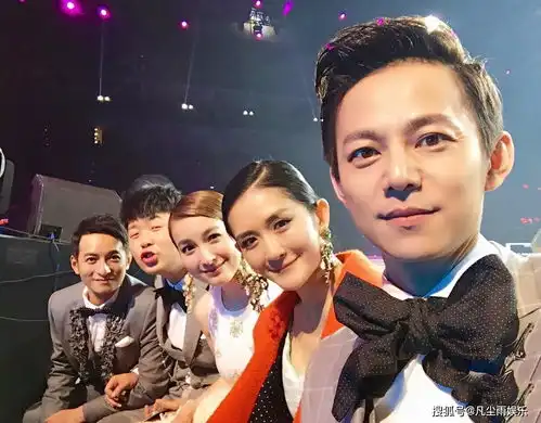 受人尊敬的何炅,如今却受诸多批评,他现在究竟有多惨
