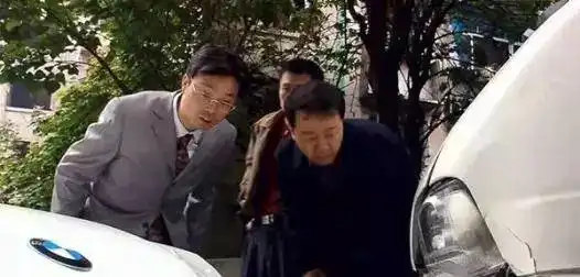 南安停车不到五分钟,车辆离奇消失男子报警,竟发现