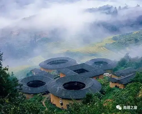 在大鱼海棠的土楼里,凝望声色景致,听风起雨落
