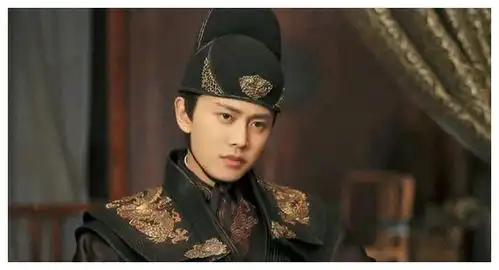 肖战王一博任嘉伦白敬亭,谁的古装造型让你一见倾心