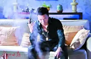 李宗翰想保住这张脸不要别人忘记我
