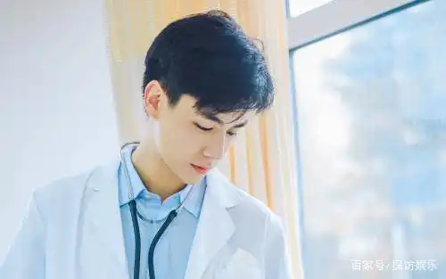 杨紫李现甜蜜热恋,蜜汁炖鱿鱼改名提档播出,名字很接地气
