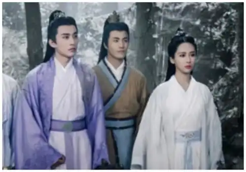 刘学义为啥在祝福中暗讽杨紫,看到两人奇怪的合照,瞬间明白
