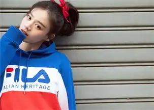 马思纯经典红蓝帽衫运动款制服图片