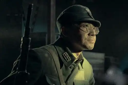 10年前的当红鲜肉,因意外导致毁容,如今甘愿在八佰揭露伤疤
