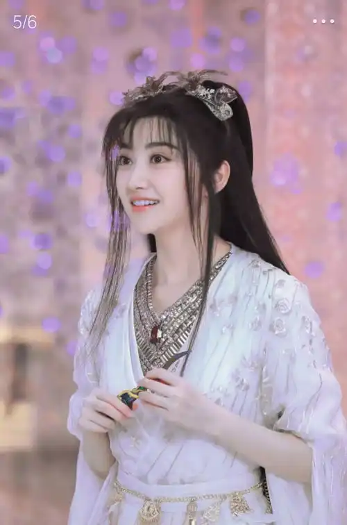 景甜新剧cos巴拉巴拉小魔仙,剧组的化妆师是和她有仇吗