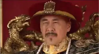 趴在产房门口张望紧张到来回踱步.....这还是前两天嫌女人烦的陈建斌吗