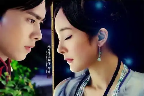 曾花6年整容成杨幂,却反咬杨幂模仿她孩子却暴露真实颜值
