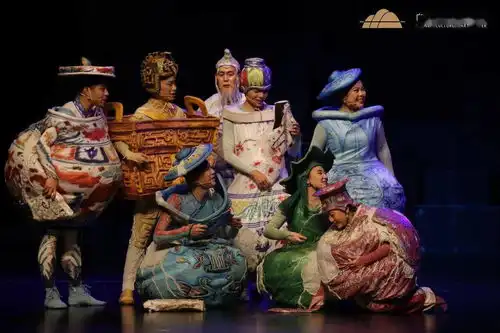 广西文化艺术中心暑期好剧之故宫里的小不点,文物也会讲故事,一起走进故宫的神秘世界
