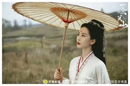 唐嫣刘诗诗赵丽颖刘亦菲同为85花,为何杨幂开始走下坡路
