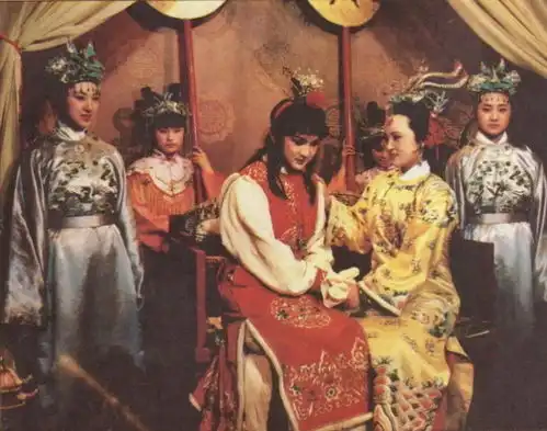 红楼梦中贾元春死亡迷局新探,借助其成长经历来揭示