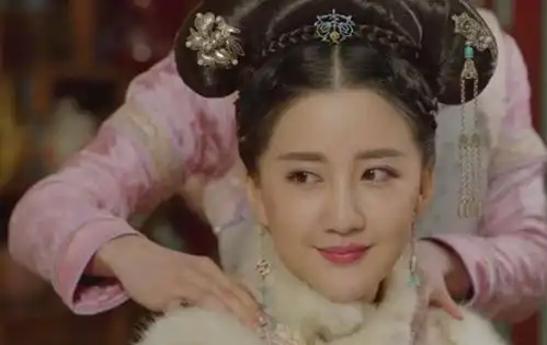 努尔哈赤最爱的妃子,12岁迎娶入宫为妃,后因与皇子亲密被废
