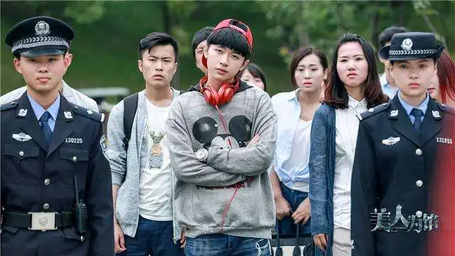 关晓彤初恋不是鹿晗,生日会耍大牌,人设崩的没眼看