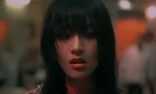 坐拥9000平米豪宅,让赌王有苦难言,单亲家庭李嘉欣靠的是什么