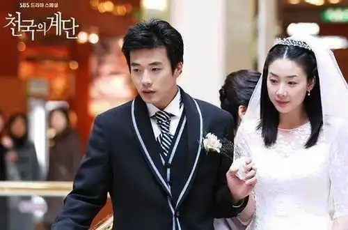 名气曾不输宋慧乔,43岁低调完婚,崔智友怀孕客串爱的迫降
