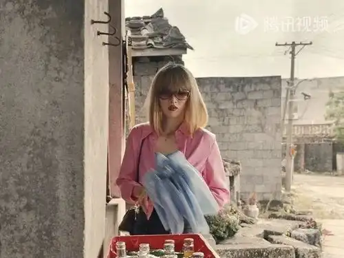 凸嘴龅牙进娱乐圈,看到资本家的这丑孩子,才知道姚安娜有多惊艳
