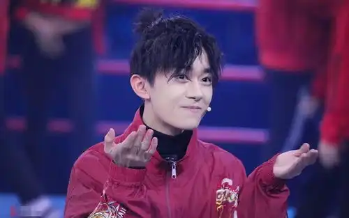 易烊千玺,流量标签不用撕,用行动证明自己