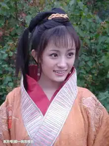 看杨幂早期古装剧照就明白她为何被吐槽整容,完全像换了个人
