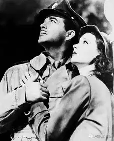 经典怀旧电影魂断蓝桥海报相册,男女主角太好看了
