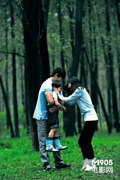 新妈妈曝新剧照陆毅景甜爱情好比捉迷藏
