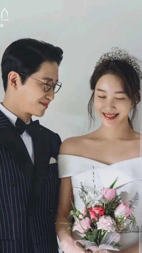 顶楼里的那些结婚照