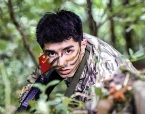 张馨予罕见晒老公近照