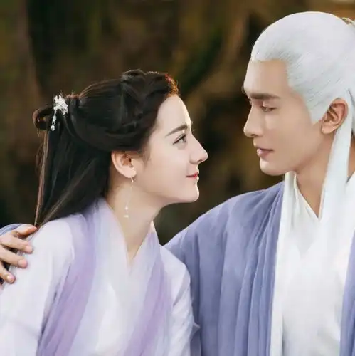 同样是少数混血颜,热依扎古装现代毫不违和,热巴却组cp如兄弟