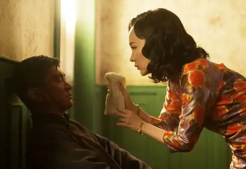 预售票房第一,这部春节档的黑马,未上映就牢牢抓住了我的眼球