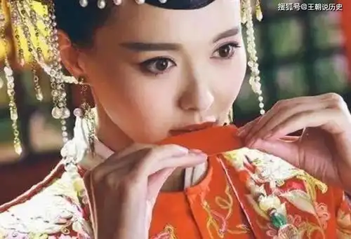 新婚之夜,一只老乌龟告诉夫妻千万不要洞房夫妻不听,双双死亡

