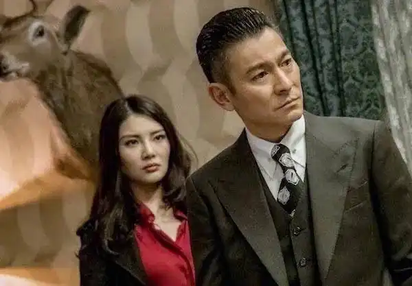 身材好过柳岩却不火,被大15岁男演员求婚又遭分手,徐冬冬太惨
