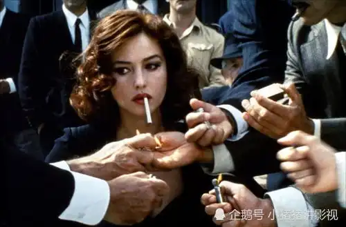 西西里的美丽传说小男孩雷纳多迫切追求爱情的成长故事
