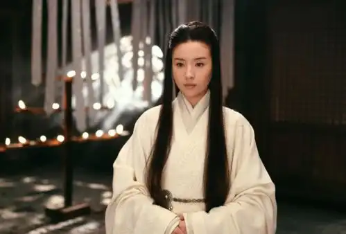 25年前的春晚,谁注意到潘长江身旁跳舞的女孩现今红得一塌糊涂
