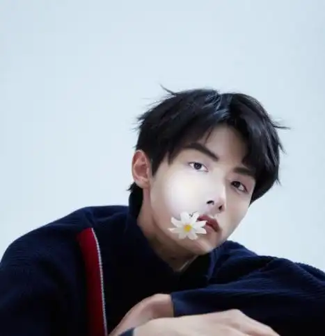 他是于正力捧小鲜肉,出演13部剧仍不火,今3部剧霸屏还是难翻身
